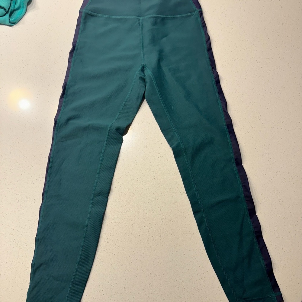 Wilo green leggings size M